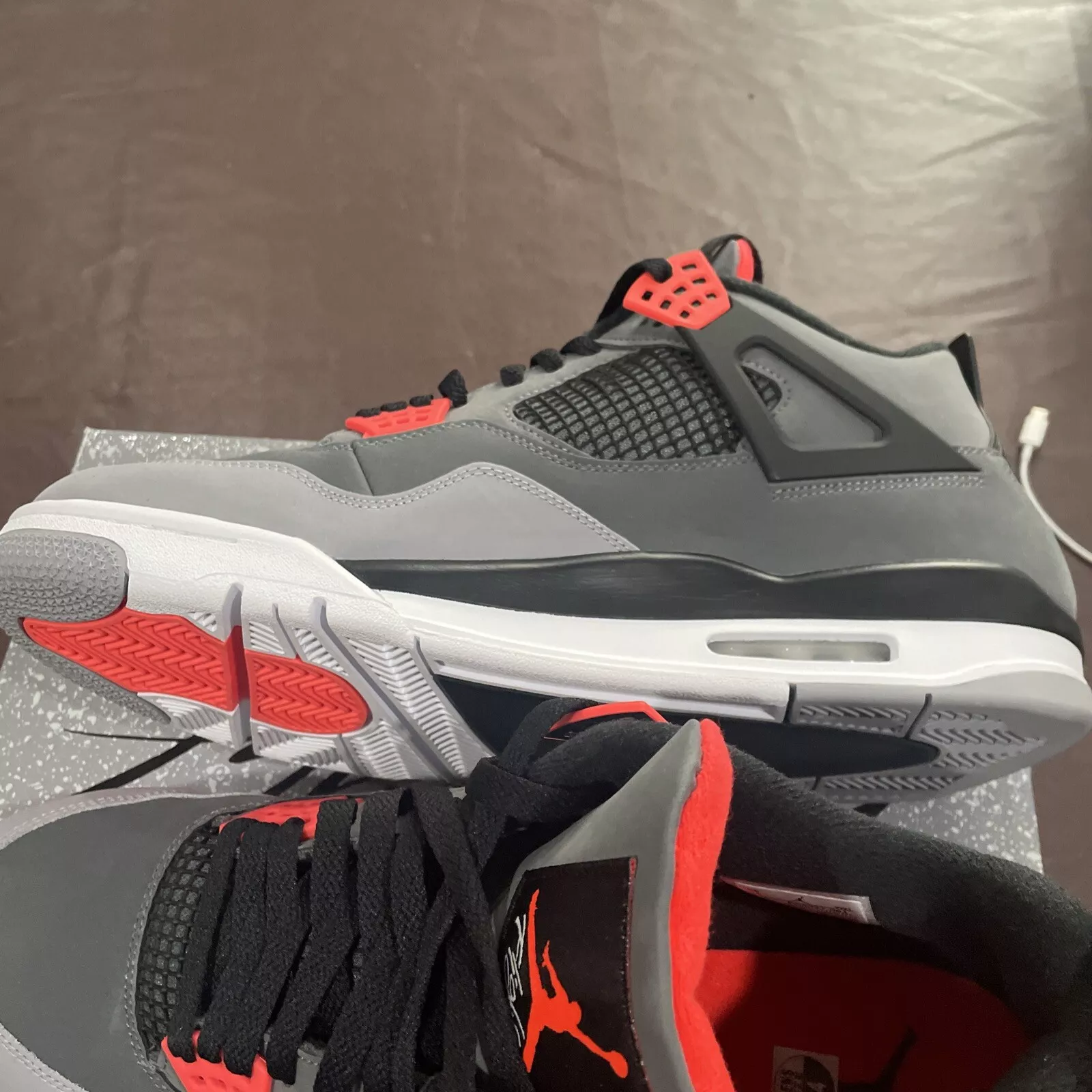Q4 Batch Air Jordan 4 Red Glow Infrared review Alfredo naar 02