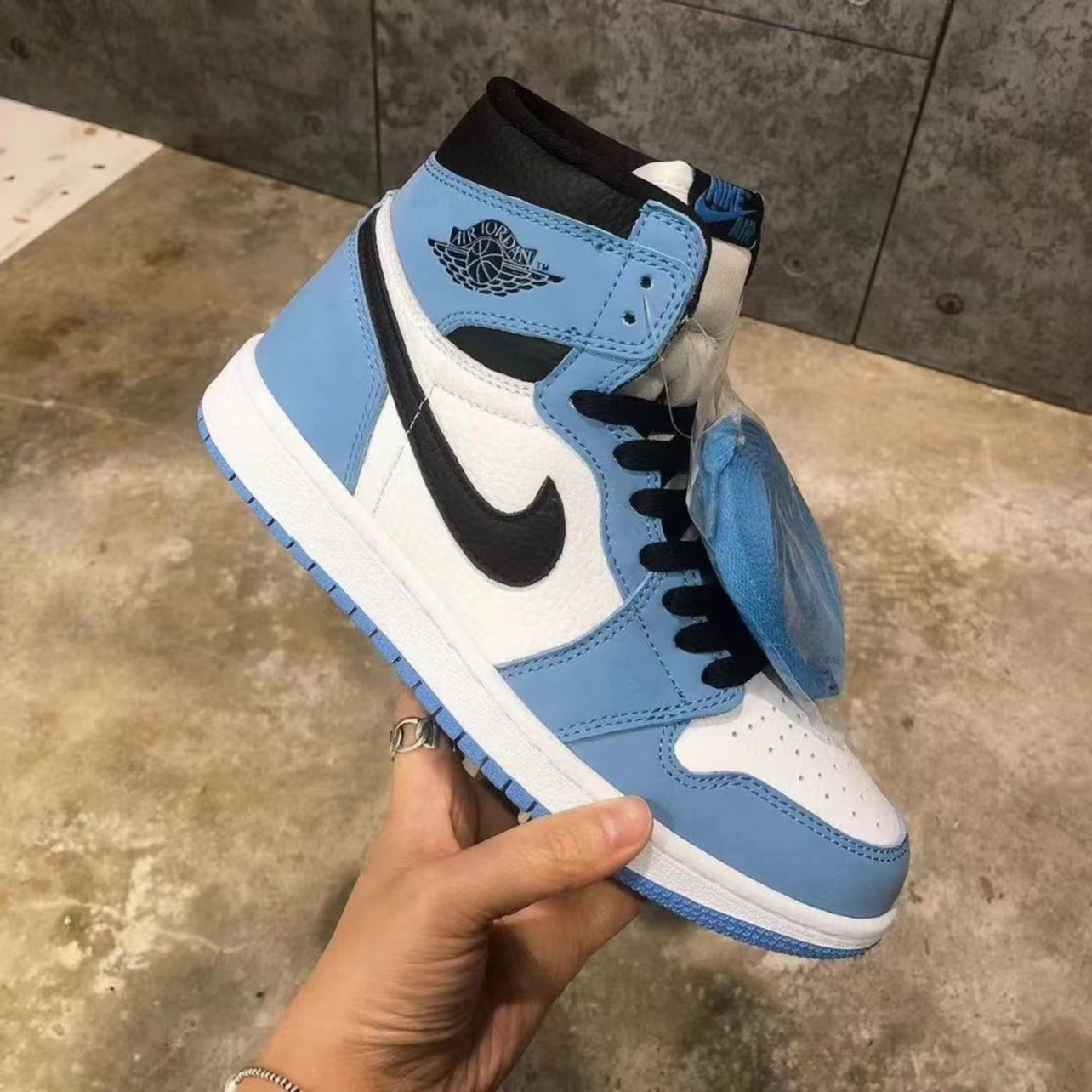 XP  Air Jordan 1 High OG University Blue review Frank