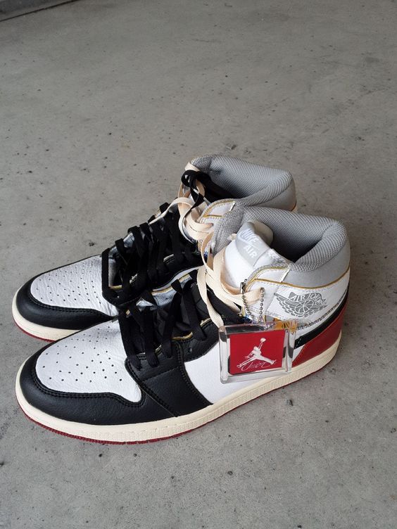  XP Union X Air Jordan 1 OG Hi Retro“Black Toe”  review Ian 02