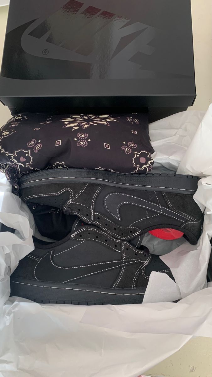  XP   Travis Scott x Air Jordan 1 Low OG SP Black Phantom review Grace 02