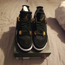 Q4 Batch Air Jordan 4 Retro “Royalty” review Mira 01