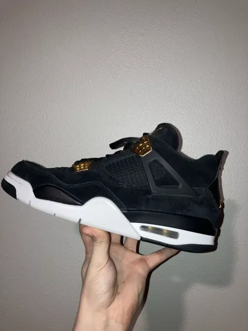 Q4 Batch Air Jordan 4 Retro “Royalty” review 