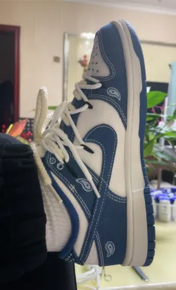 LF  Nike Dunk Low “Industrial Blue” review Nicelis Cruz