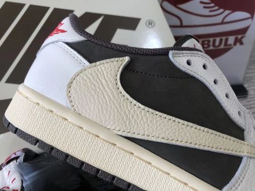  XPTravis Scott x Air Jordan 1 Low White Brown Barb review 
