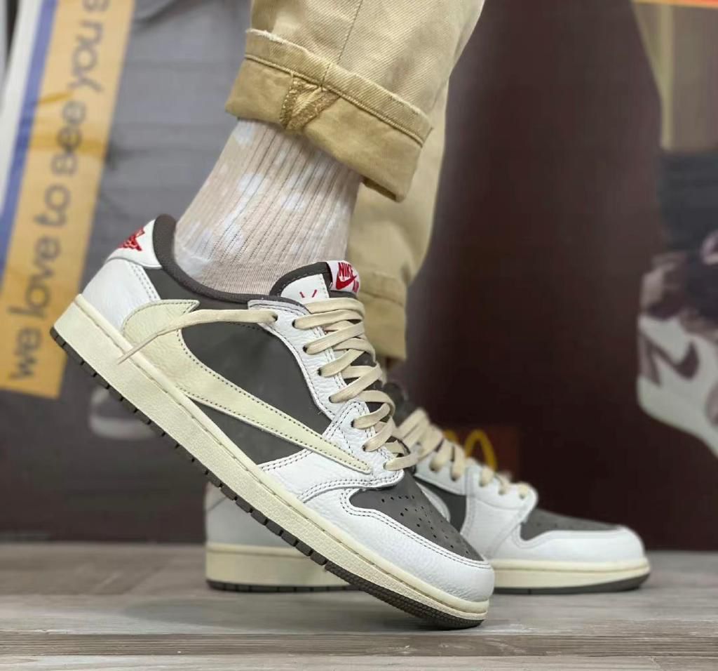  XPTravis Scott x Air Jordan 1 Low White Brown Barb review Frank 01