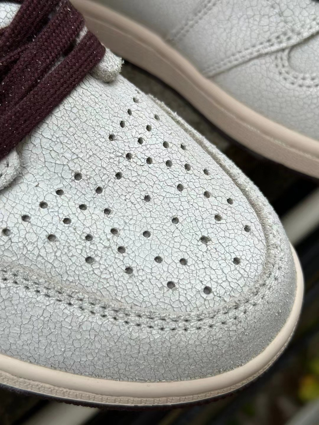  XP  Air Jordan 1 High OG Grey Brown Snake Pattern review Fiona 01