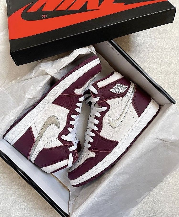 XP  Air Jordan 1 High OG Bordeaux1 review George 02