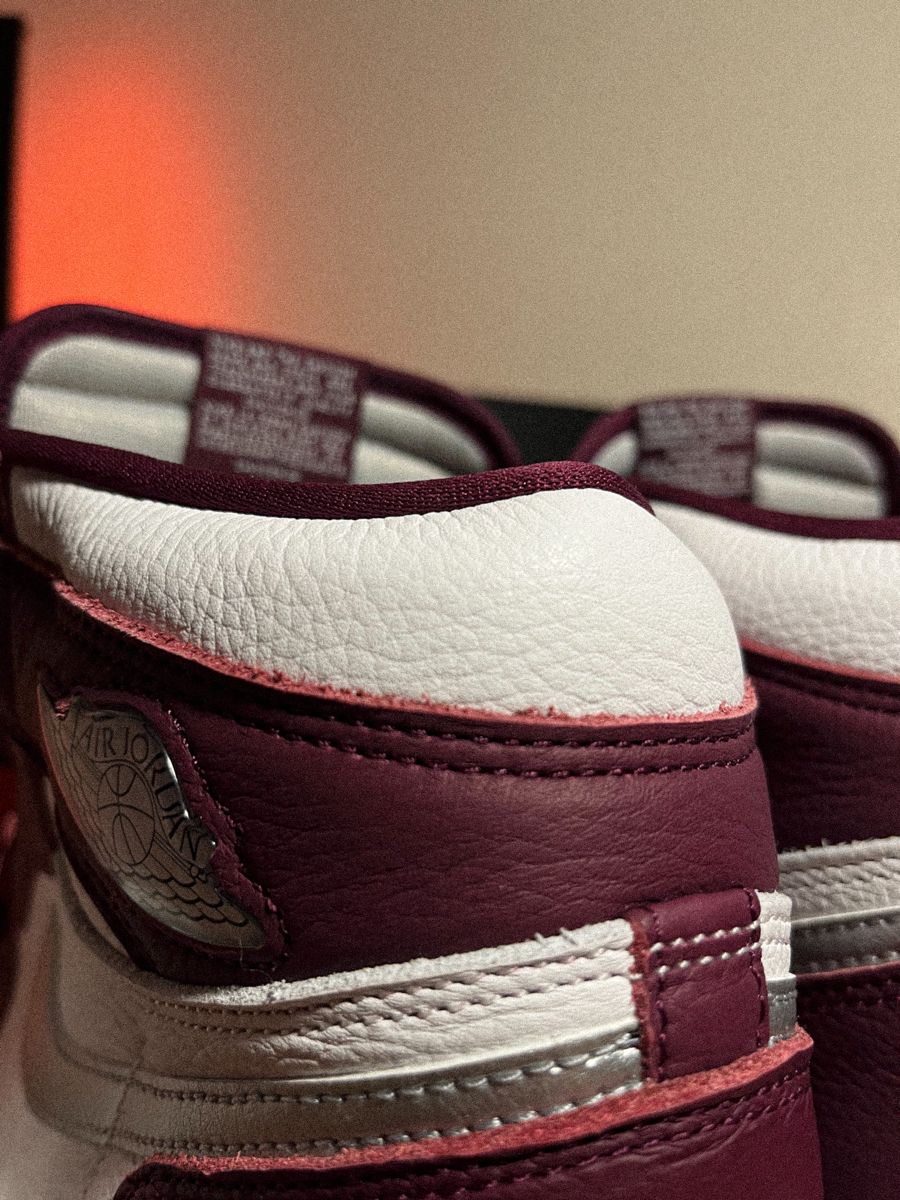XP  Air Jordan 1 High OG Bordeaux1 review Jade 03