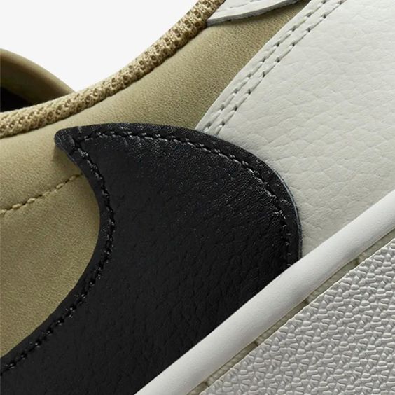 XP Travis Scott x Air Jordan 1 Low Black, White, Green review Tina 01