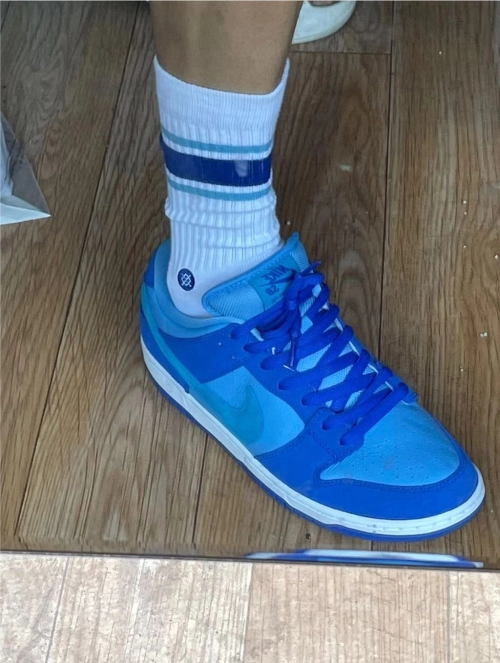 LF Nike SB Dunk Low Blue Raspberry review 