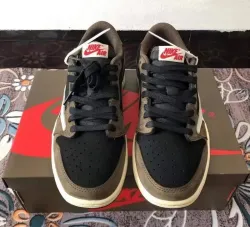 DB Travis Scott x Air Jordan 1 Low OG SP-T review Isabella 01