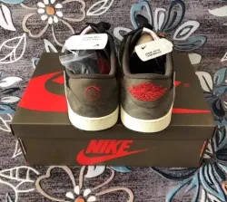 DB Travis Scott x Air Jordan 1 Low OG SP-T review Isabella 03