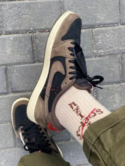 DB Travis Scott x Air Jordan 1 Low OG SP-T review Quincy 02