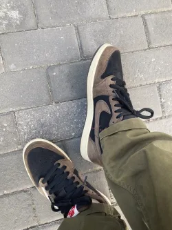 DB Travis Scott x Air Jordan 1 Low OG SP-T review Quincy 04