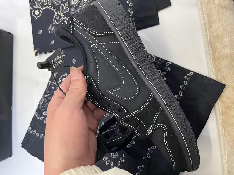 DB Travis Scott x Air Jordan 1 Low OG Black Phantom review Hannah 02