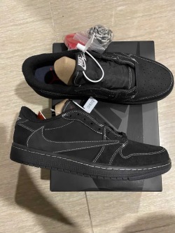 DB Travis Scott x Air Jordan 1 Low OG Black Phantom review Mia 02