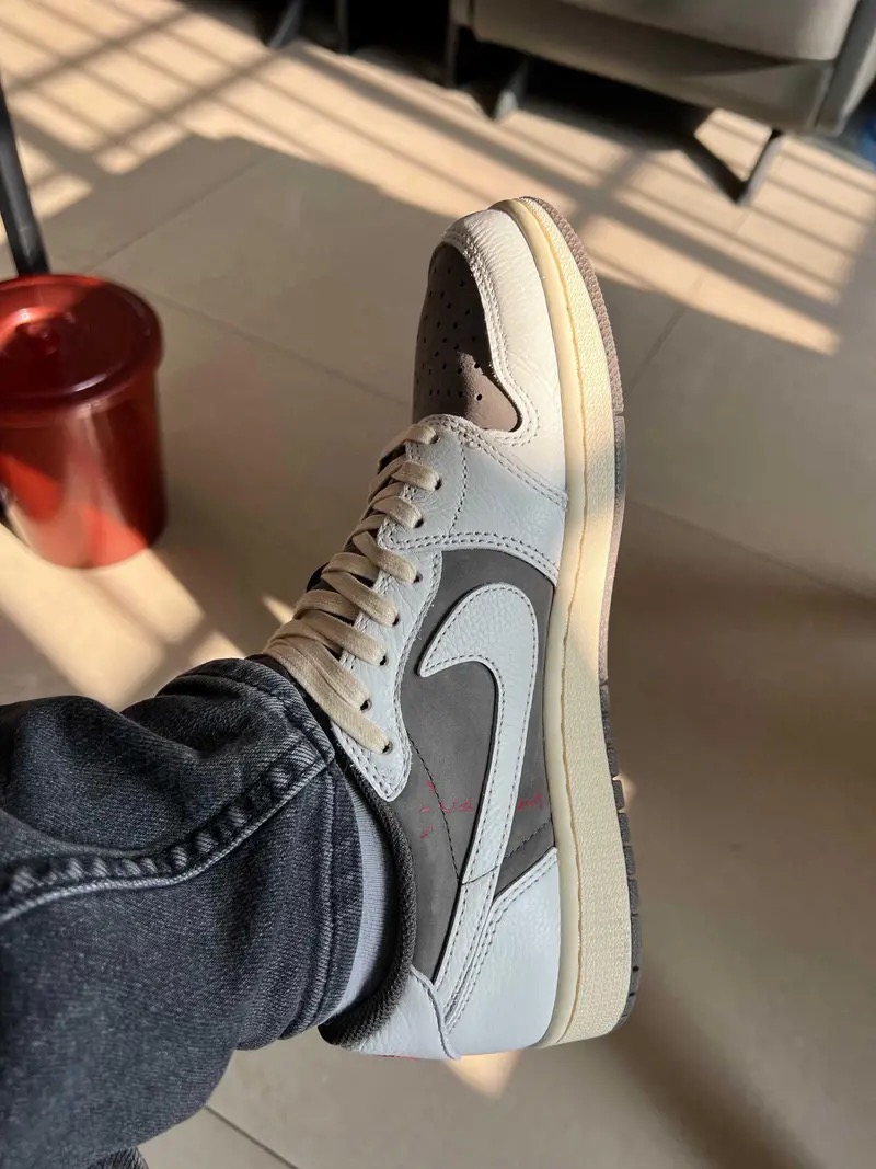 DB Travis Scott x Air Jordan 1 Low OG Reverse Mocha review Piper