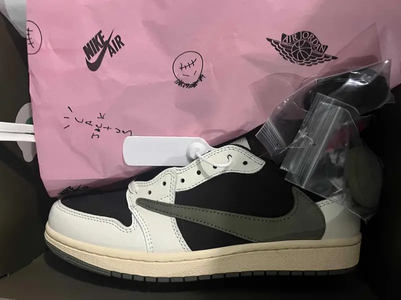 DB  Air Jordan 1 Low OG WMNS “Olive” review Isabella 01