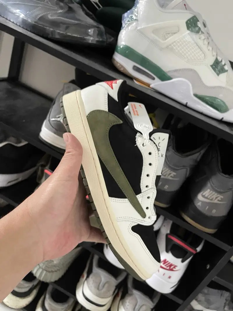DB  Air Jordan 1 Low OG WMNS “Olive” review Quincy 01
