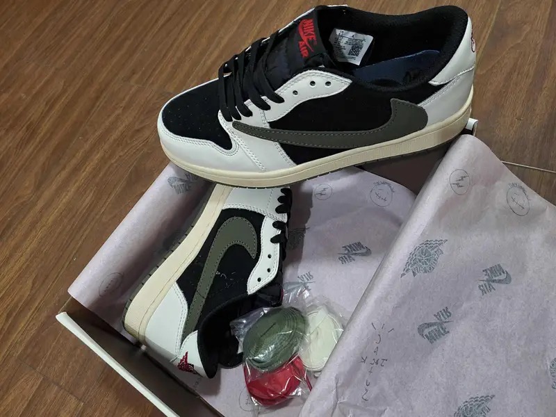 DB  Air Jordan 1 Low OG WMNS “Olive” review Ursula 01