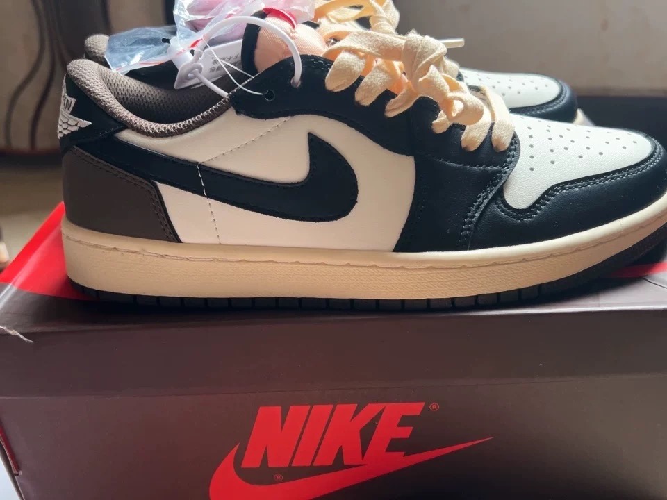 DB Travis Scott x Air Jordan 1 Low Dark Mocha review Rosa 02