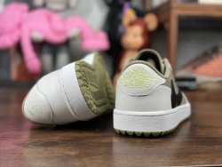 STOS Air Jordan 1 Low Travis Scott x Air Jordan 1 Low Golf “Olive” review Liam 01