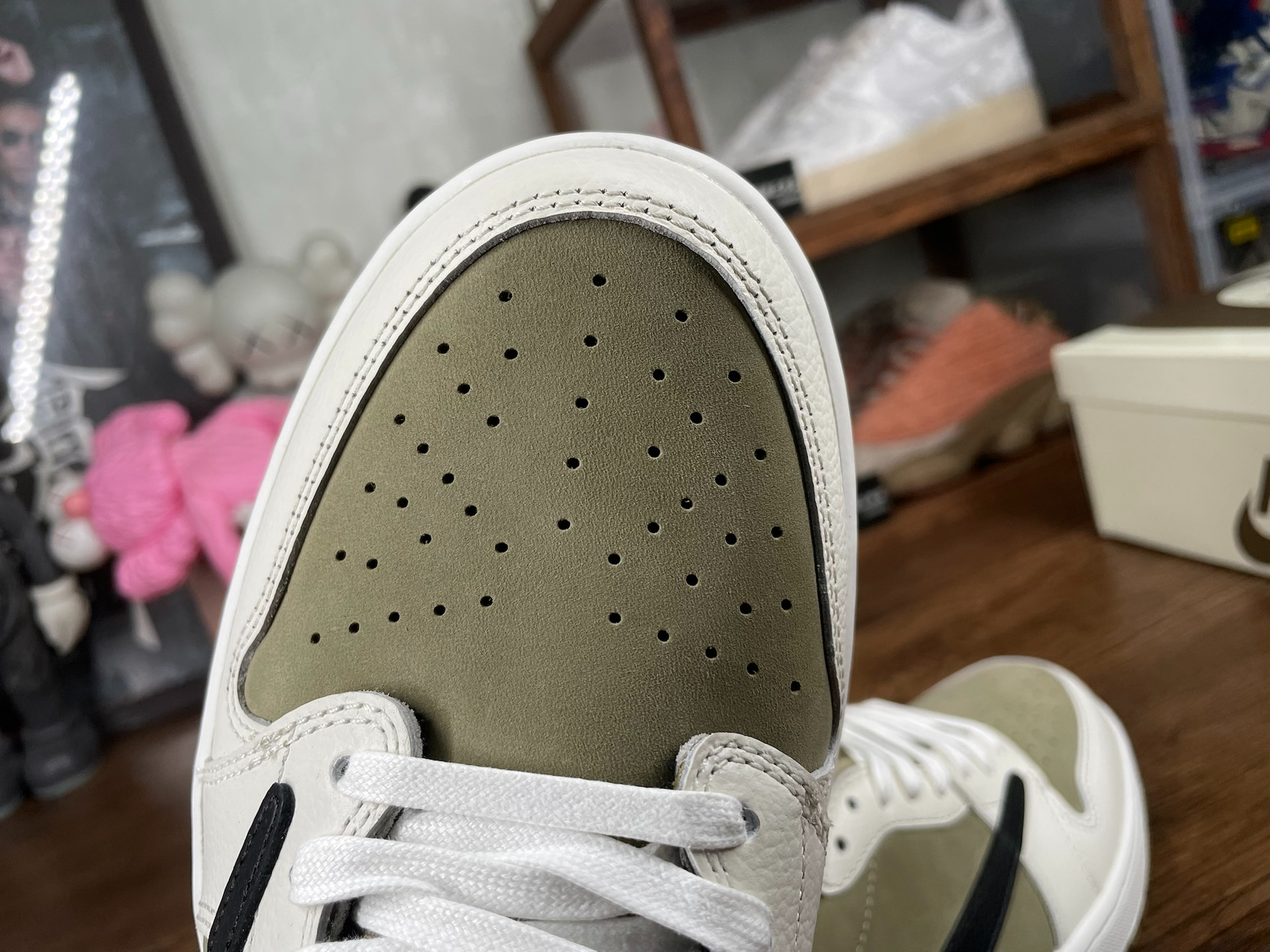 STOS Air Jordan 1 Low Travis Scott x Air Jordan 1 Low Golf “Olive” review Liam 02