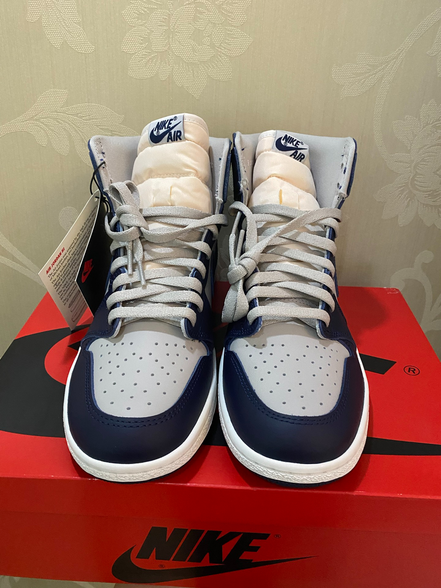 STOS  Air Jordan 1 High 85 Georgetown review Ian 02