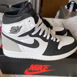 STOS  Air Jordan 1 Bleached Coral review Carlos 01