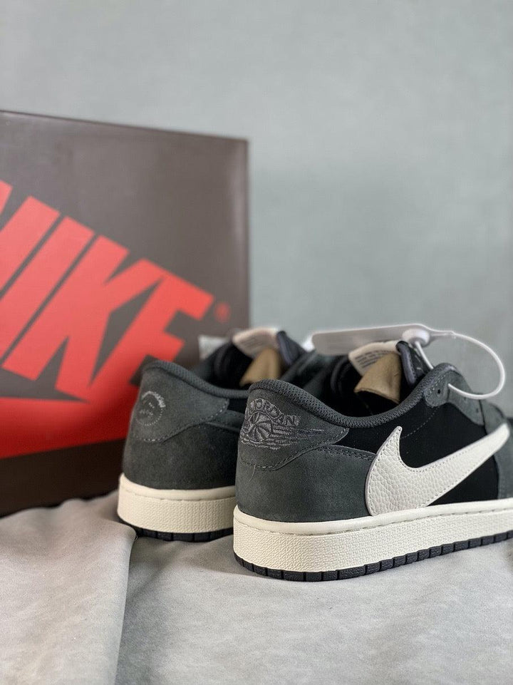  PRO Travis Scott x Air Jordan 1 Low Black Grey Low Help review Alex 01