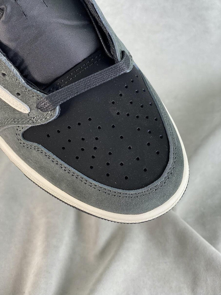  PRO Travis Scott x Air Jordan 1 Low Black Grey Low Help review Alex 04