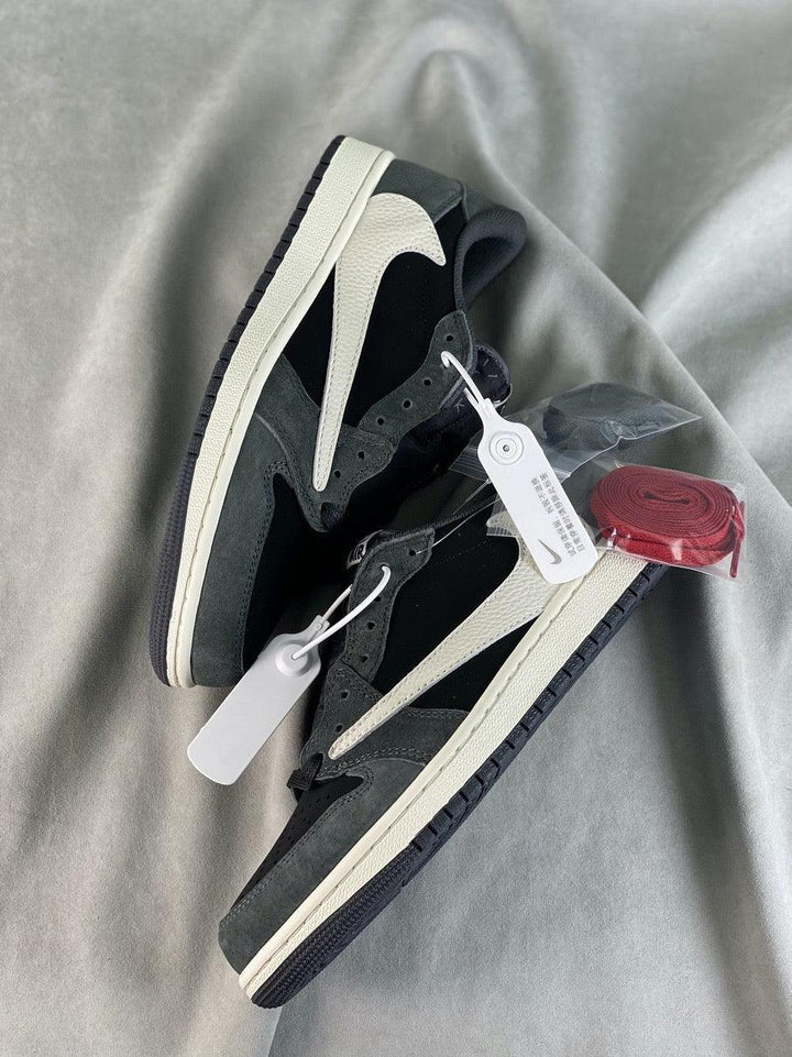  PRO Travis Scott x Air Jordan 1 Low Black Grey Low Help review Alex 05