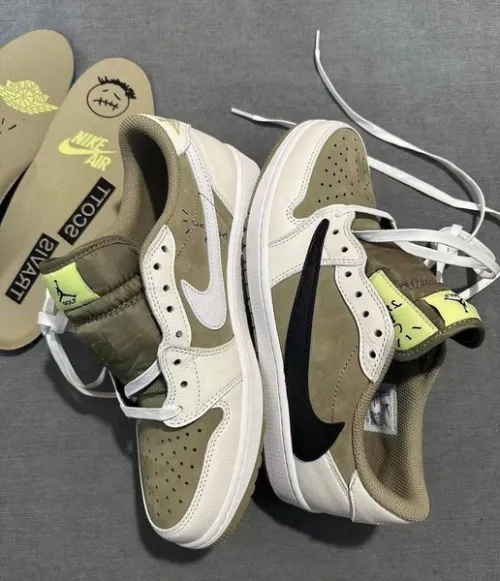  PRO  Travis Scott x Air Jordan 1 Low Black, White, Green review 