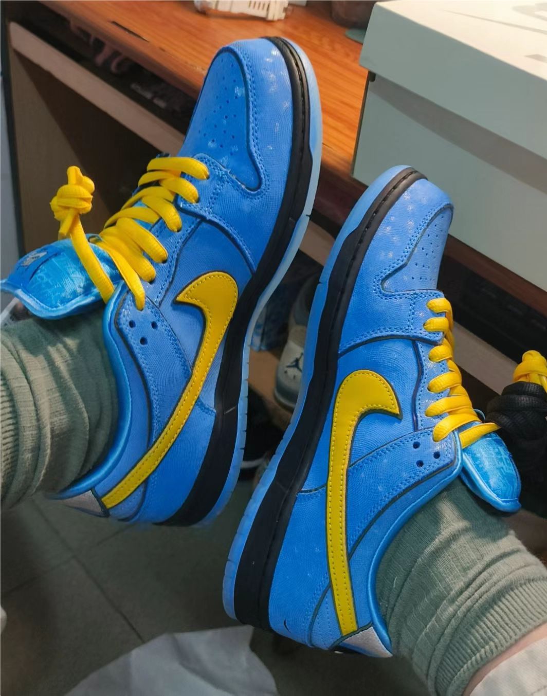 SX The Powerpuff Girls x Nike SB Dunk Low “Bubbles” review reonna 02