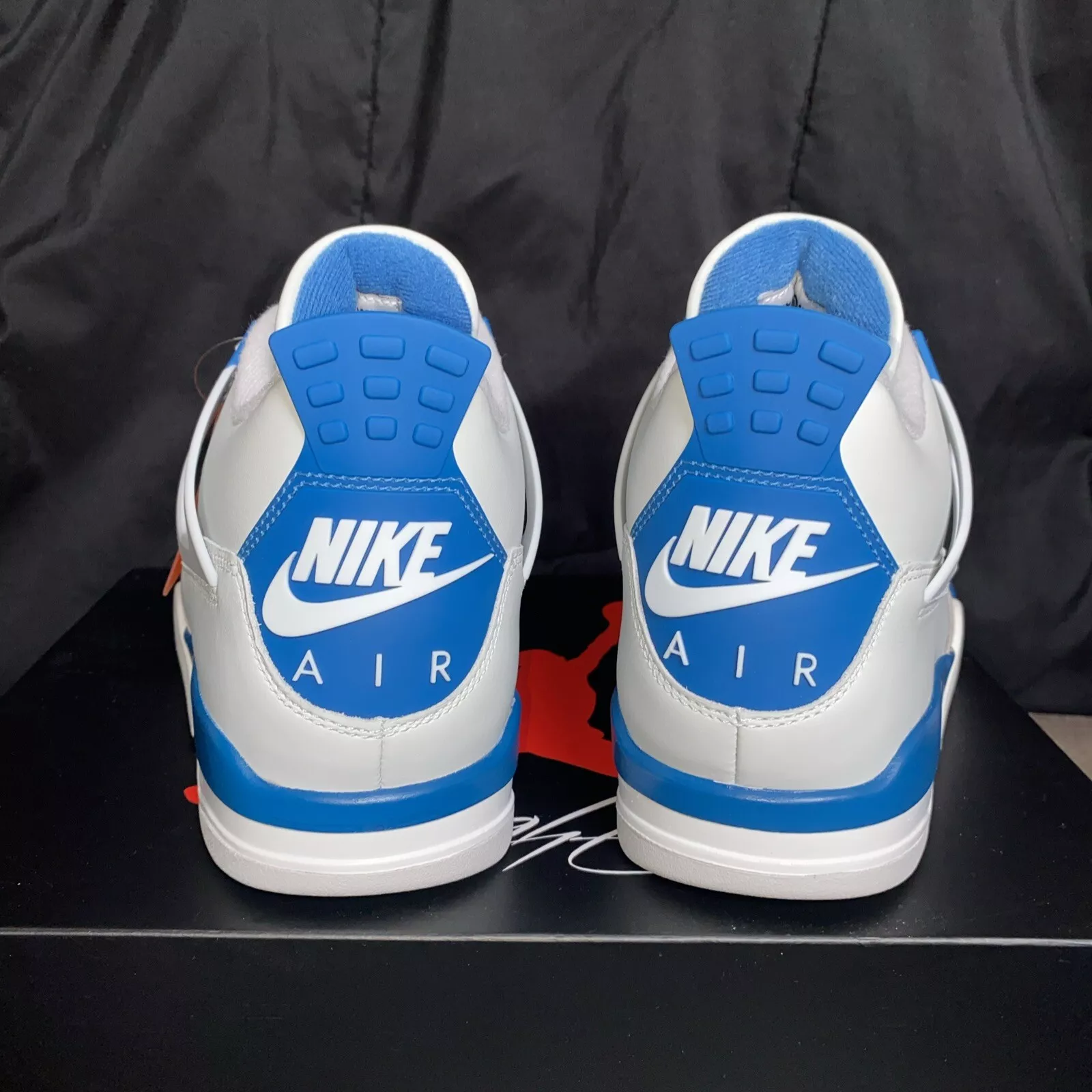 Q4 Batch  Air Jordan 4 Retro Military Blue review Eduardojpr 01