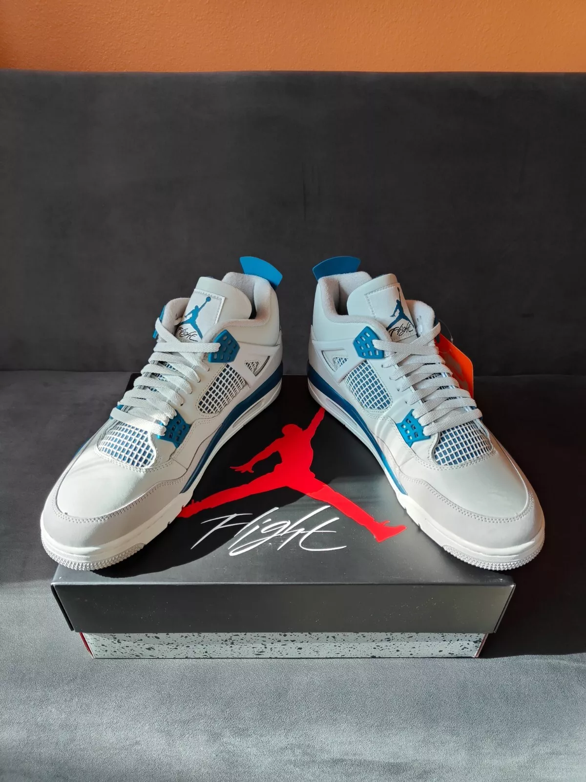 Q4 Batch  Air Jordan 4 Retro Military Blue review Kevin 01