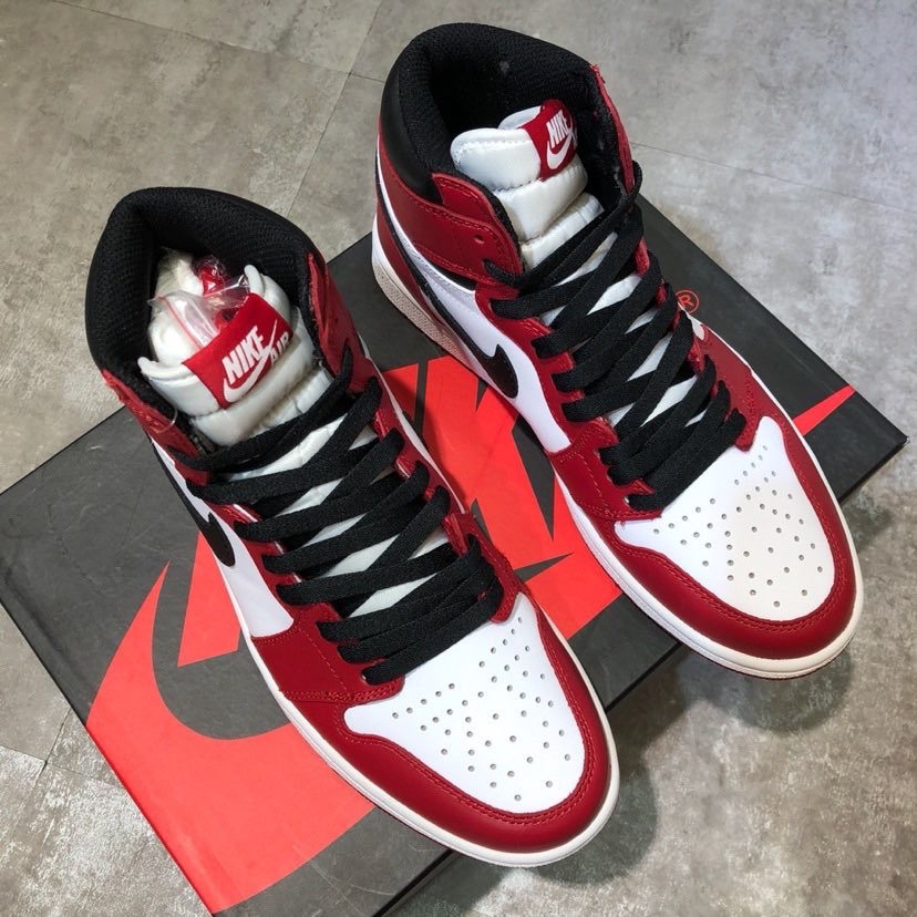 PRO  Air Jordan 1 High OG Chicago review Tina 05