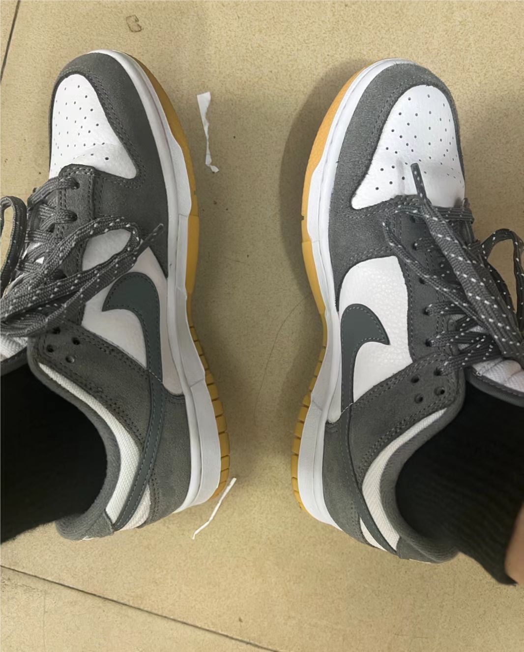 SX Nike Dunk Low White Gray Raw Rubber review Wire 02