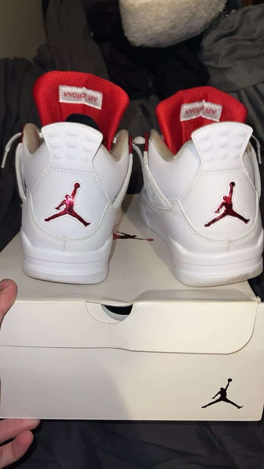 Q4 Batch Air Jordan 4 Retro “Metallic Red” review Cloud 02