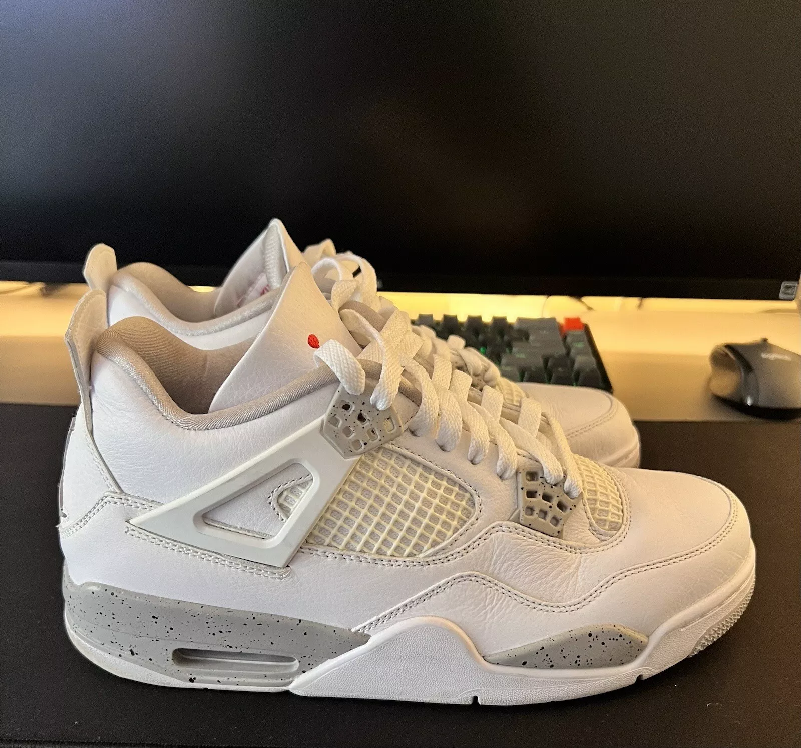 Q4 Batch  Air Jordan 4 White Oreo review Cactus wren Tpee 02