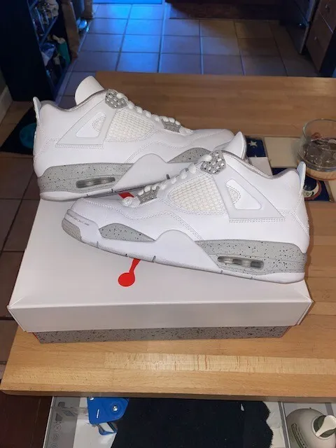 Q4 Batch  Air Jordan 4 White Oreo review VAR 02