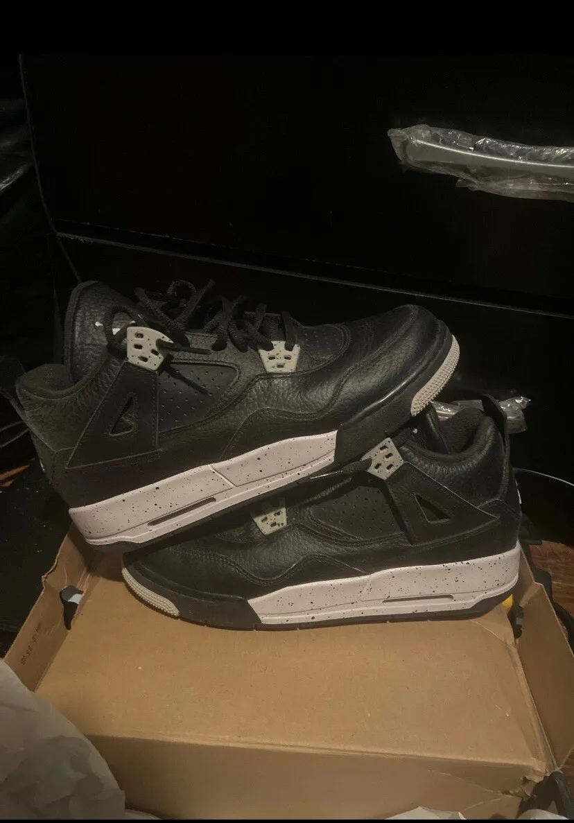 Q4 Batch Air Jordan 4 Retro Oreo review Ronnie Jones 01