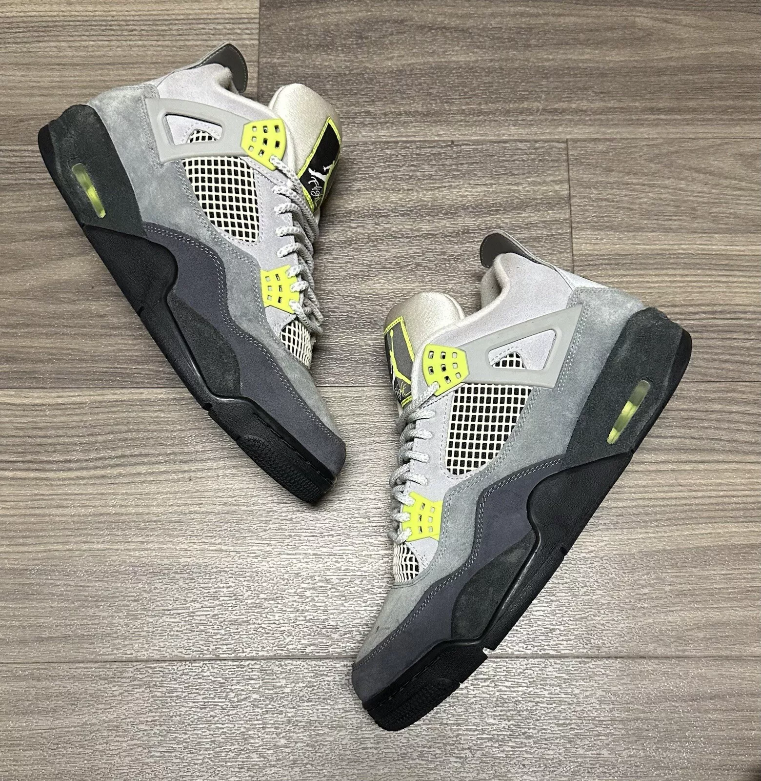 XH Batch  Air Jordan 4 SE “Neon” review Greig