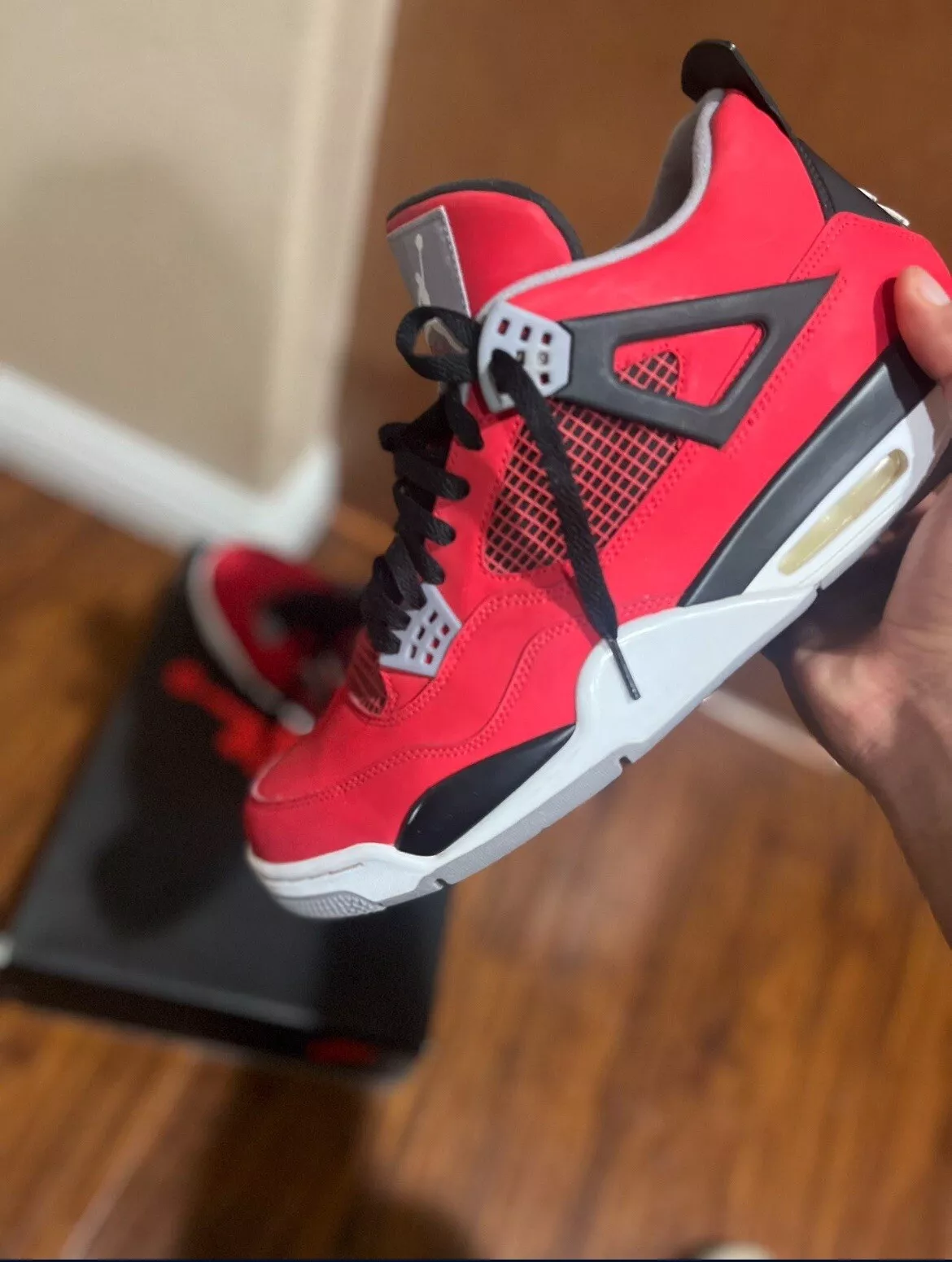 XH Batch Air Jordan 4 Retro Toro Bravo review Darian Hernandez