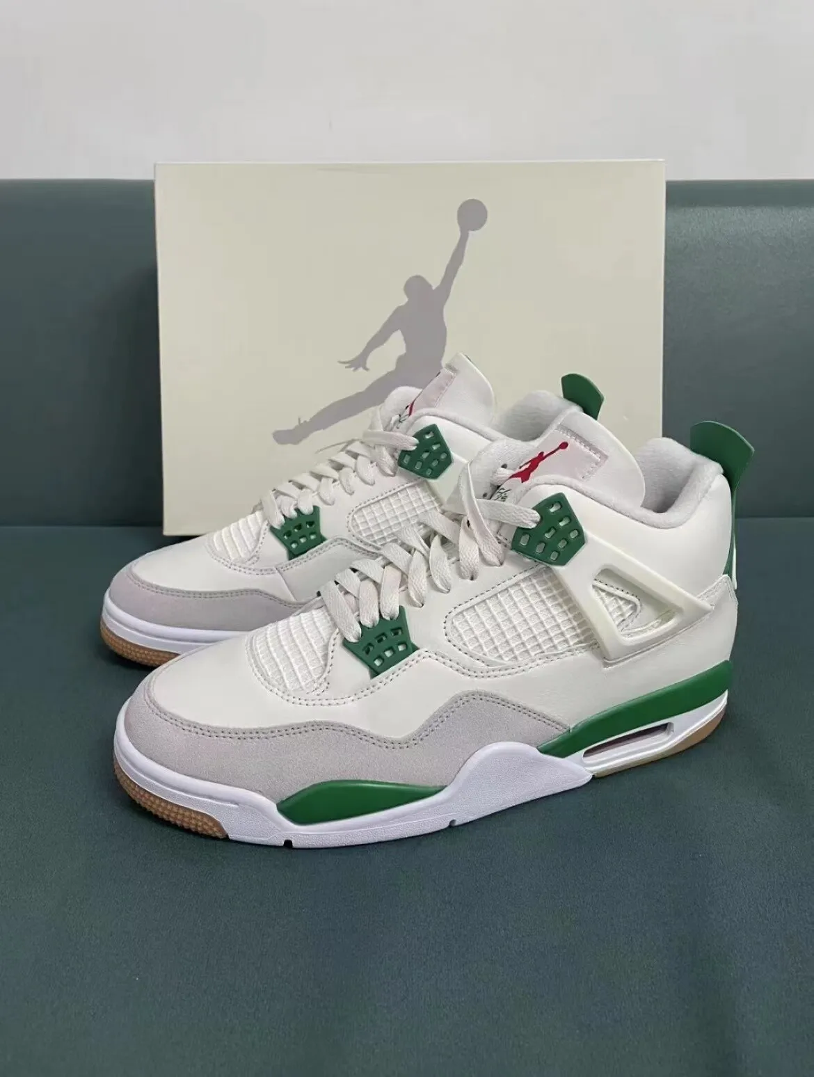 XH Batch Nike SB x Air Jordan 4 “Pine Green”Calaite review Pat Bruder 01