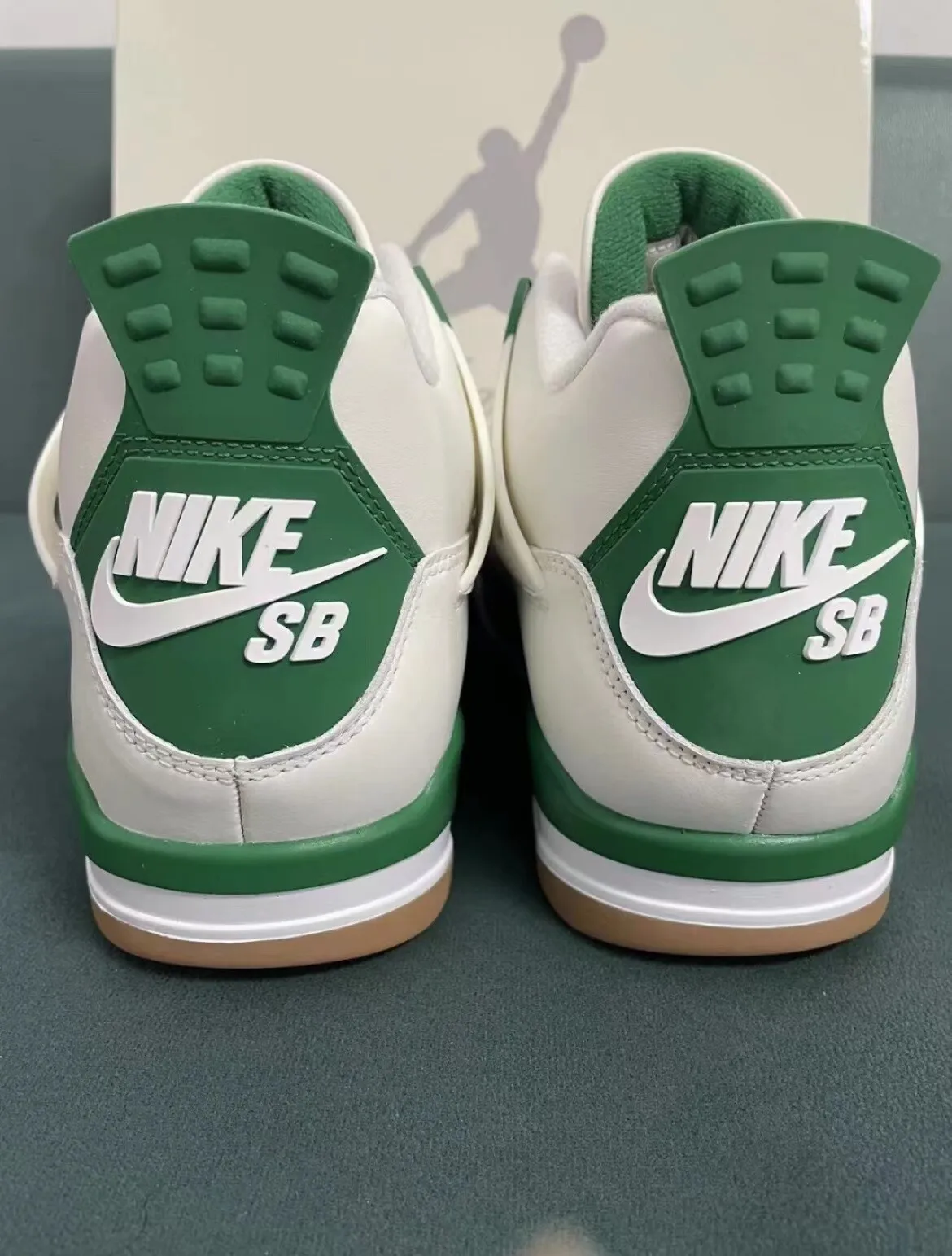 XH Batch Nike SB x Air Jordan 4 “Pine Green”Calaite review Pat Bruder 02