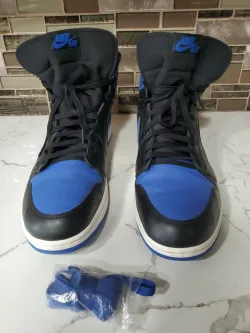  PRO  Air Jordan 1 Retro Royal review Isabella 03