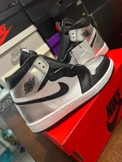  PRO  Air Jordan 1 High Silver Toe review Isabella