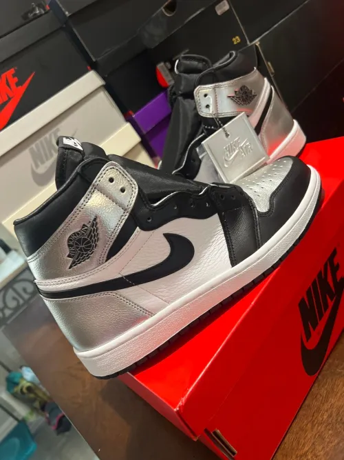 PRO  Air Jordan 1 High Silver Toe review 
