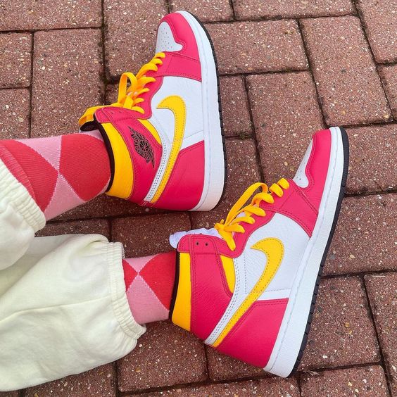 PRO Air Jordan 1 High OG Light Fusion Red review Derek 02